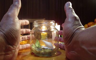 Ritual de las 4 monedas con laurel debajo de la cama para el dinero